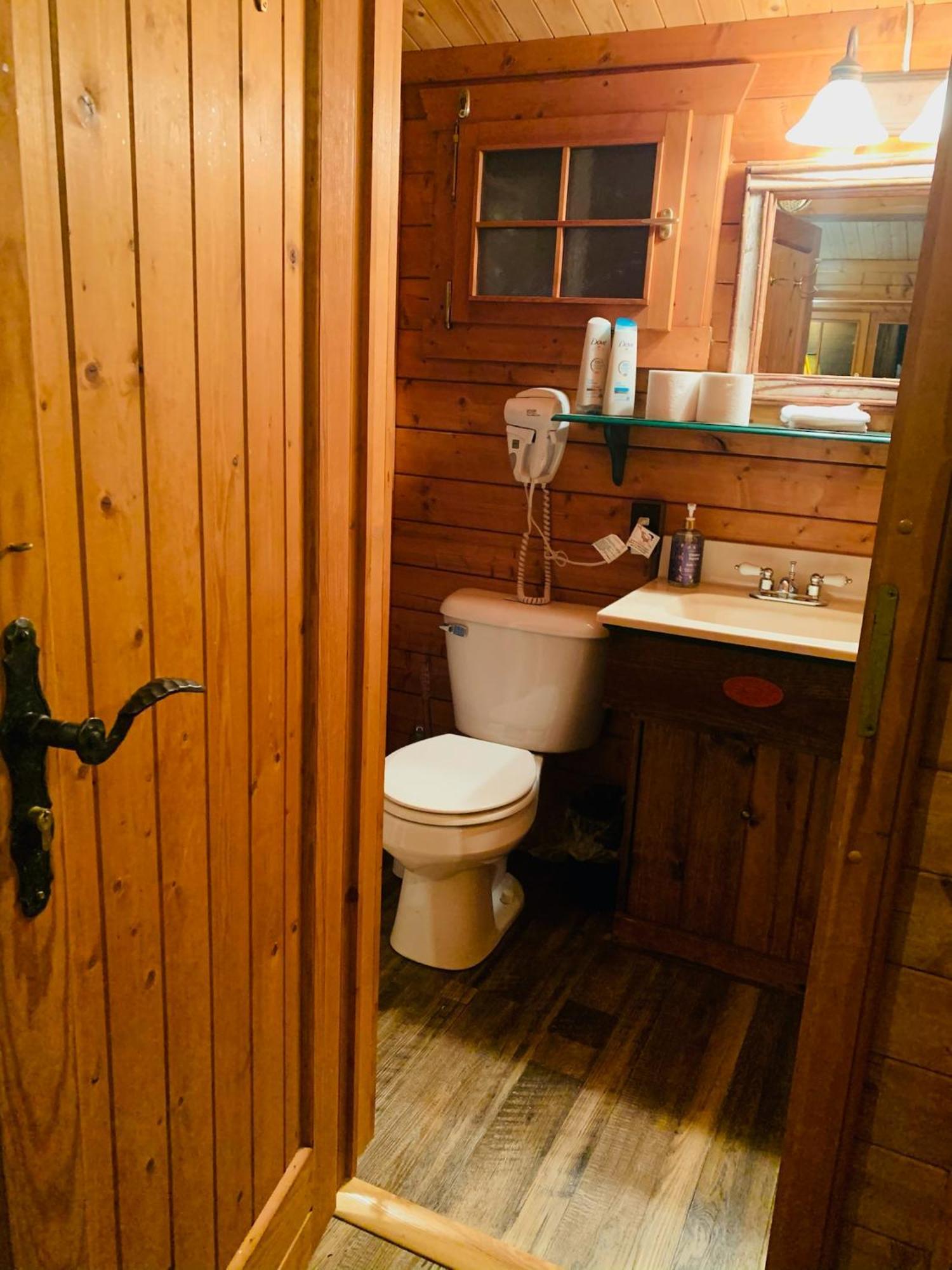 Fancy Fireflies Cabin Хейвард Экстерьер фото