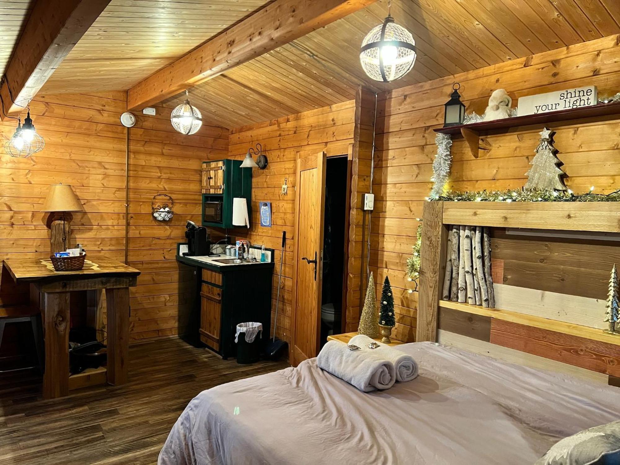Fancy Fireflies Cabin Хейвард Экстерьер фото